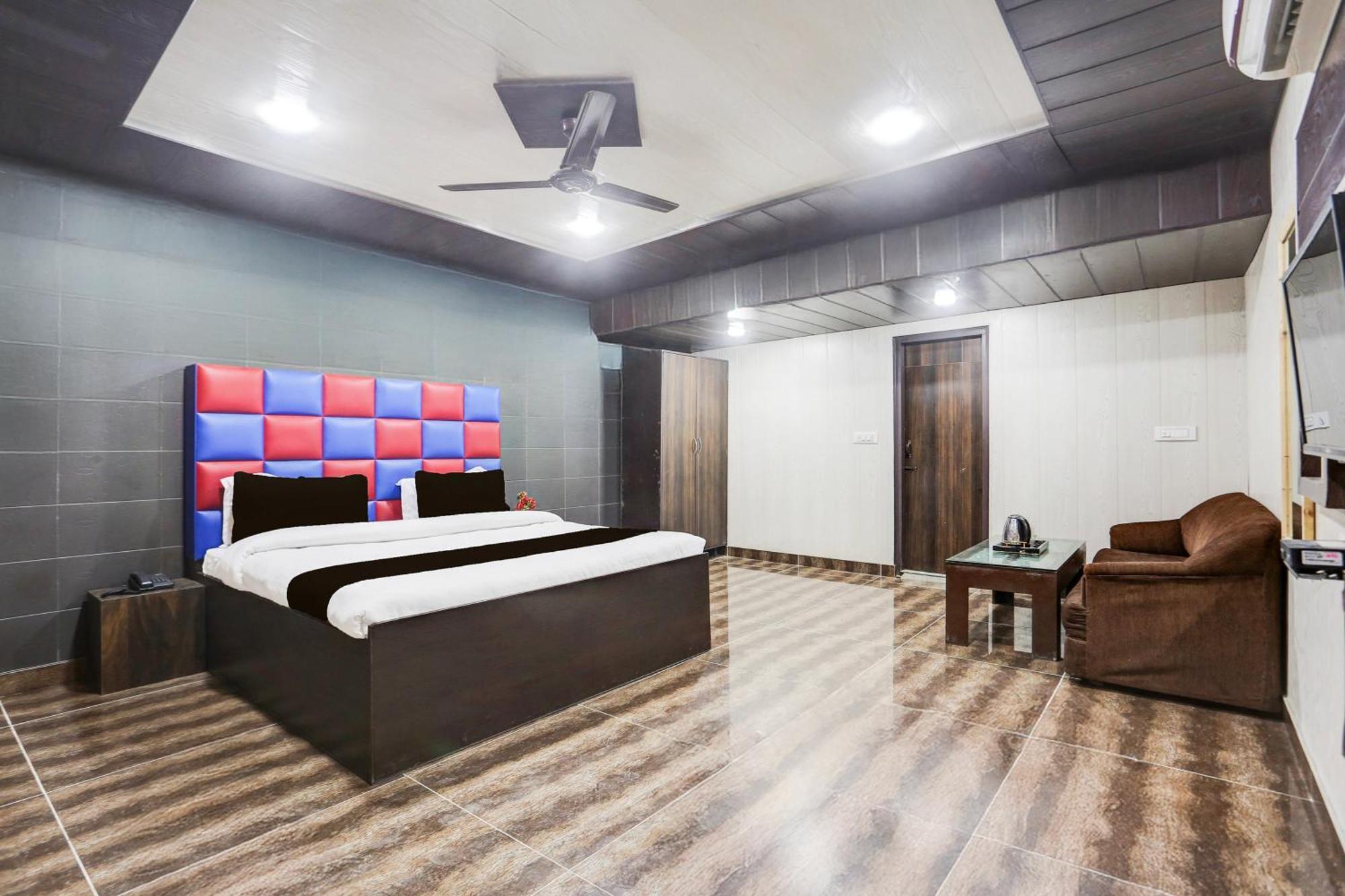 Super Townhouse Haibowal Chowk Ludhiana Exterior photo
