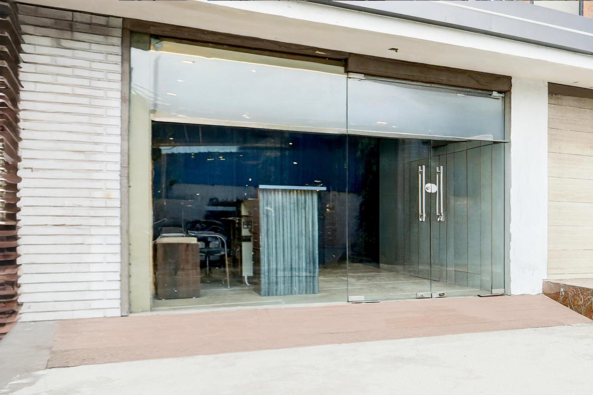 Super Townhouse Haibowal Chowk Ludhiana Exterior photo