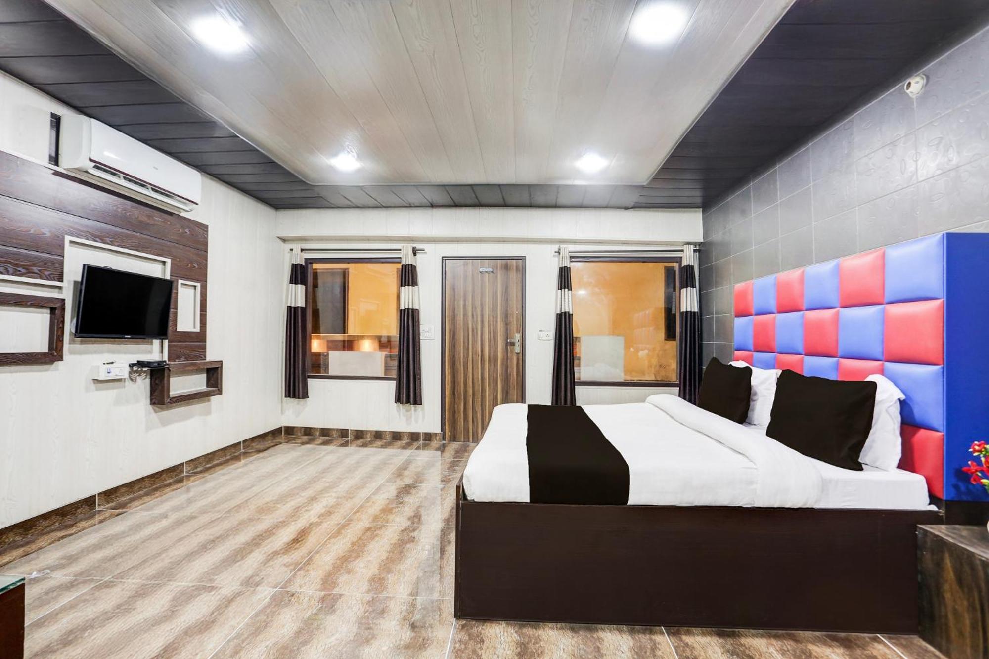 Super Townhouse Haibowal Chowk Ludhiana Exterior photo